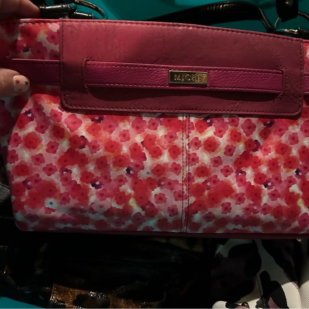 Listing for @amandandoug